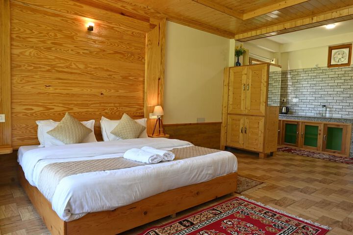 Room 2 of 38
