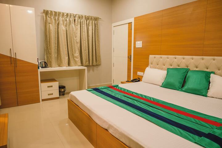 Room 9 of 36