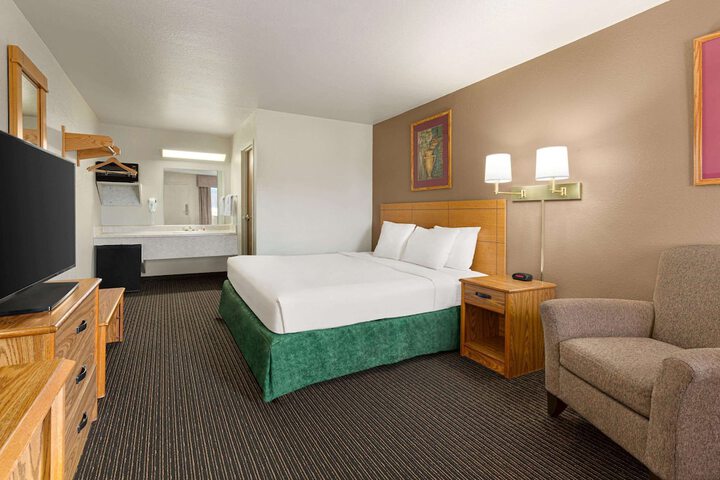 1 Double Bed Accessible Room (3 of 10)
