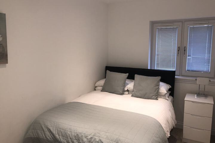 Room 4 of 37