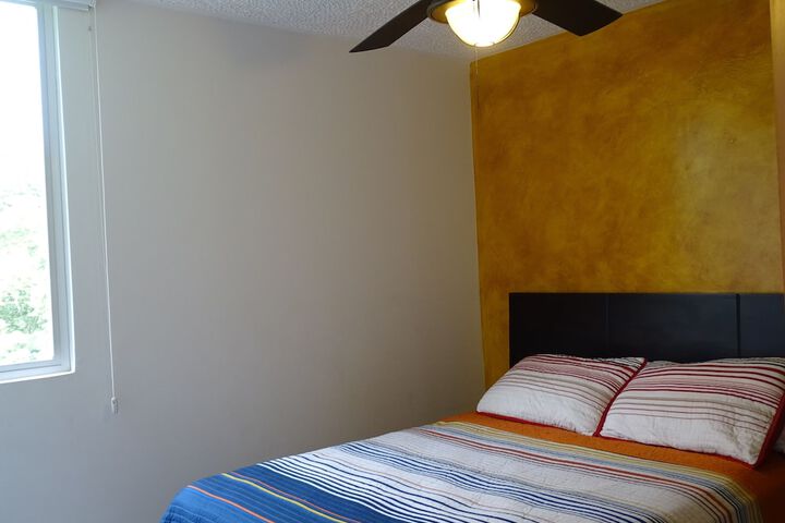 Room 11 of 40