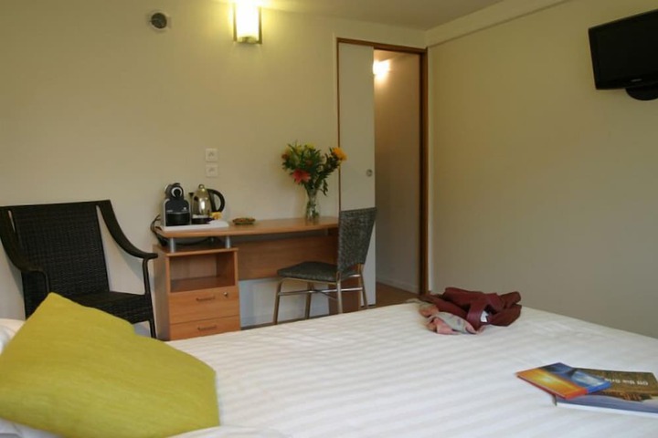Room 19 of 36