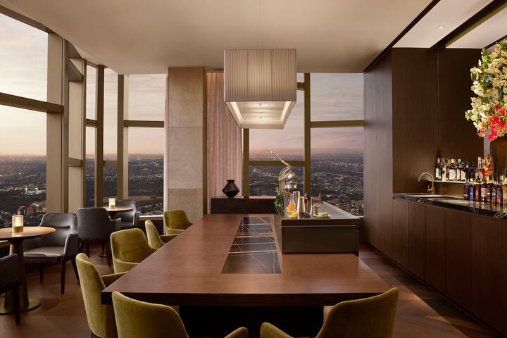 Lounge 76 of 107