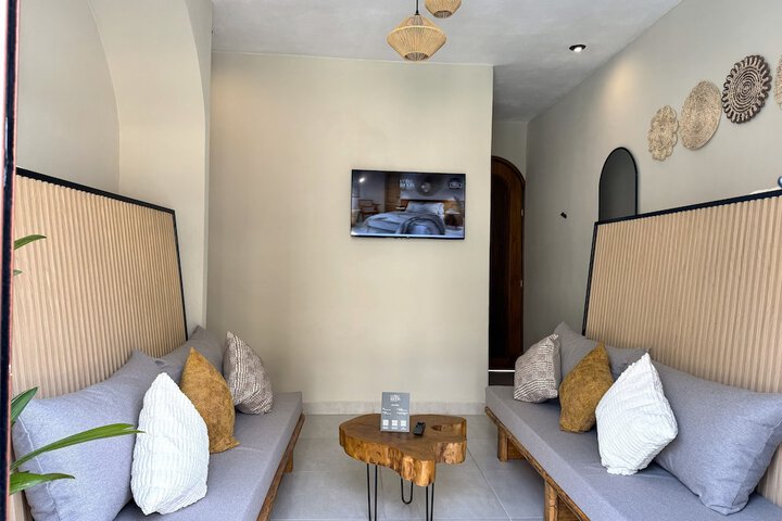 Room 14 of 27