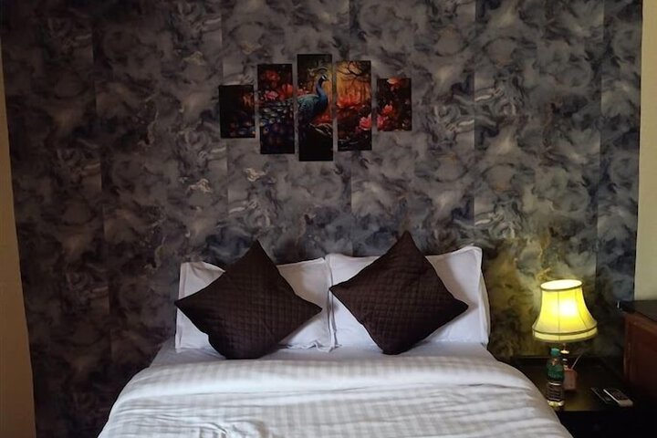 Room 60 of 195