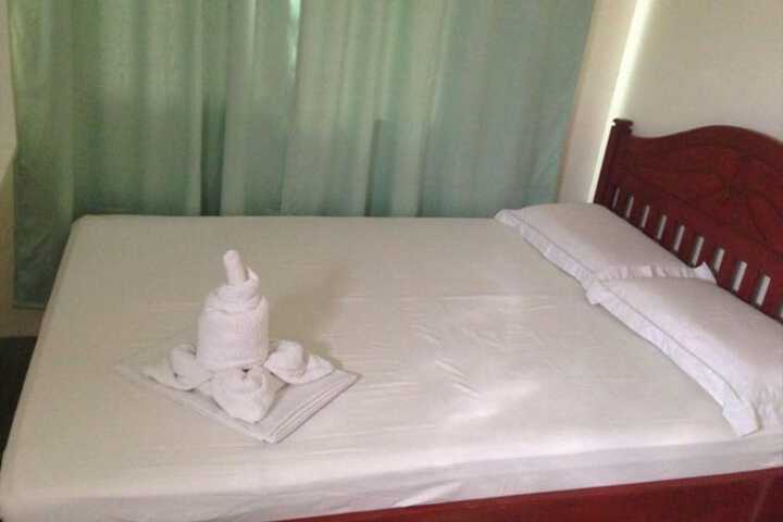 Room 7 of 28