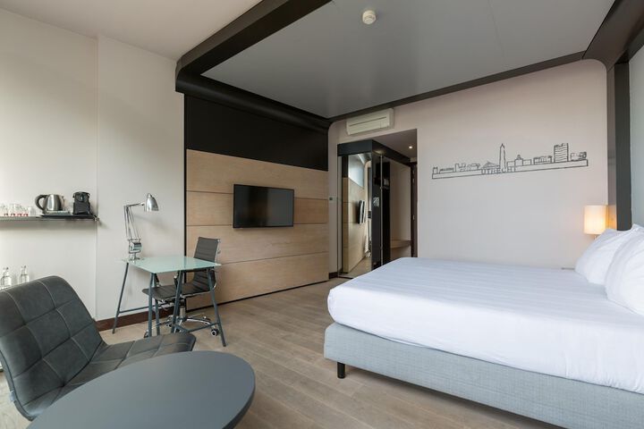 Room 22 of 50