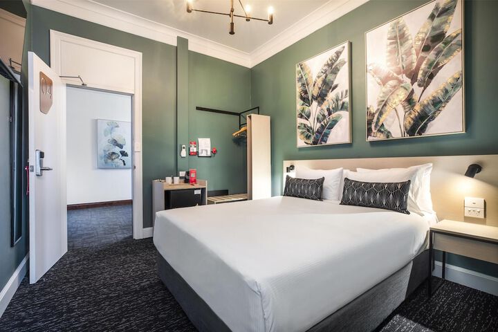 Room 15 of 60