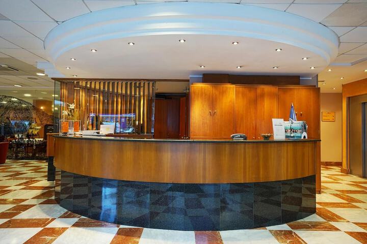 Guest Lobby