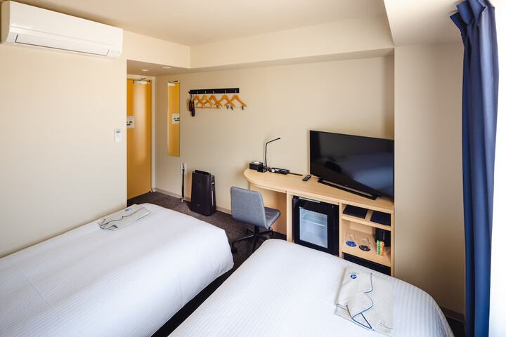Room 14 of 36