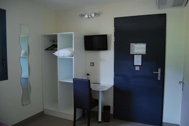 Room 19 of 61