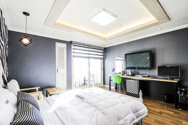 Room 8 of 41