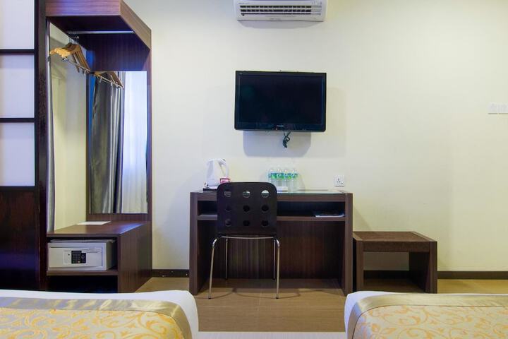Room 8 of 26