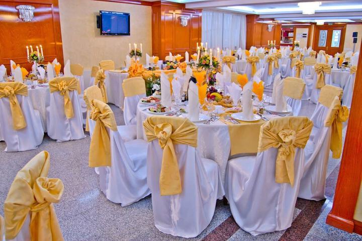 Ballroom/Hall 28 of 39