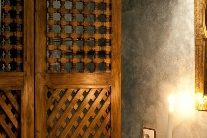 Room 13 of 111