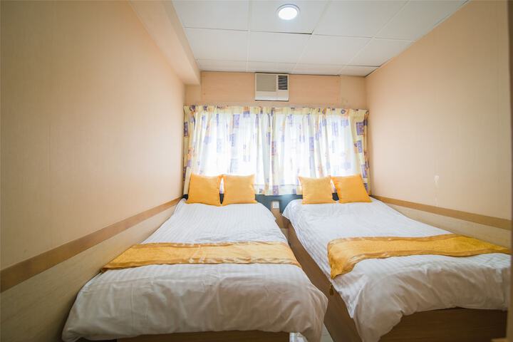 Room 21 of 110