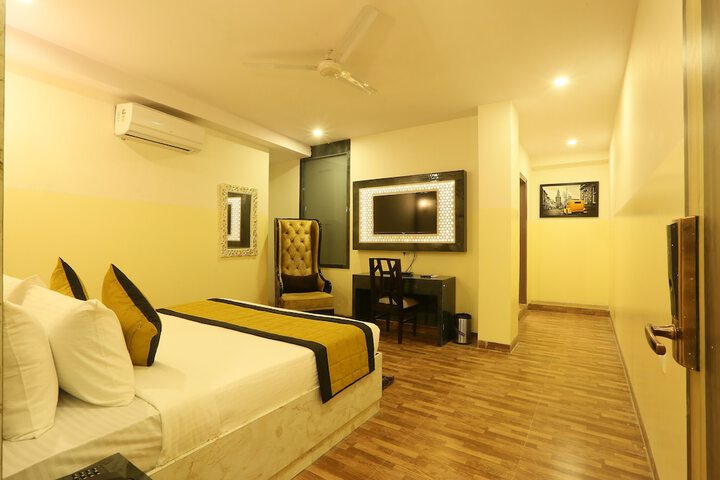 Room 12 of 22