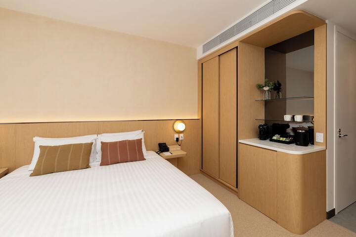 Room 52 of 71
