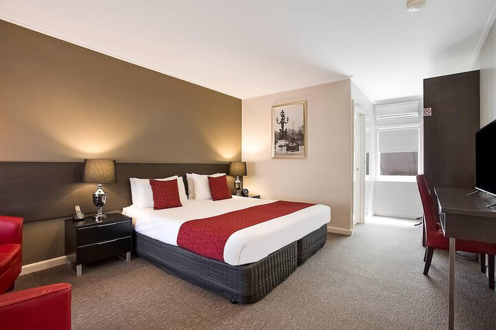 Room 11 of 21