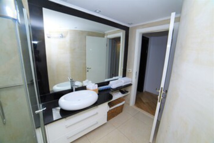 Room 8 of 29