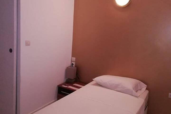 Room 19 of 62