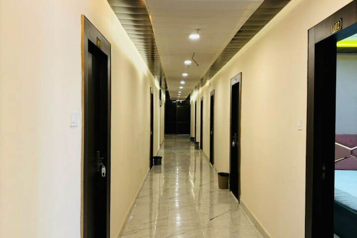Goroomgo Hotel Imperial Varanasi