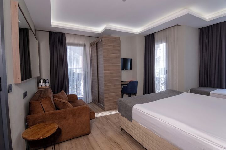 Room 18 of 34