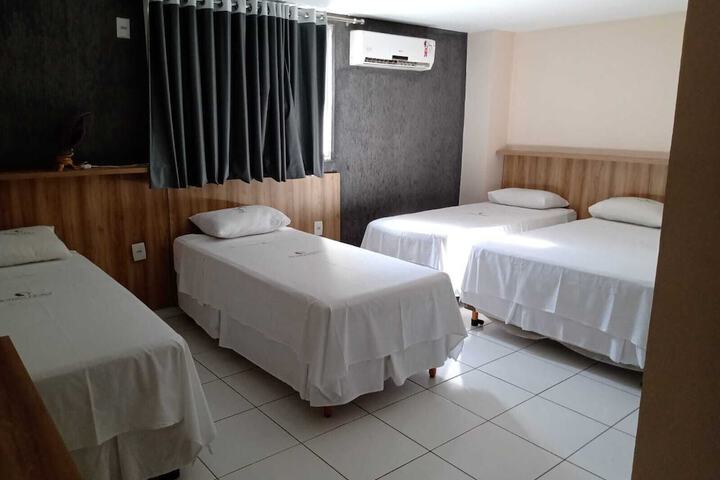 Room 6 of 16