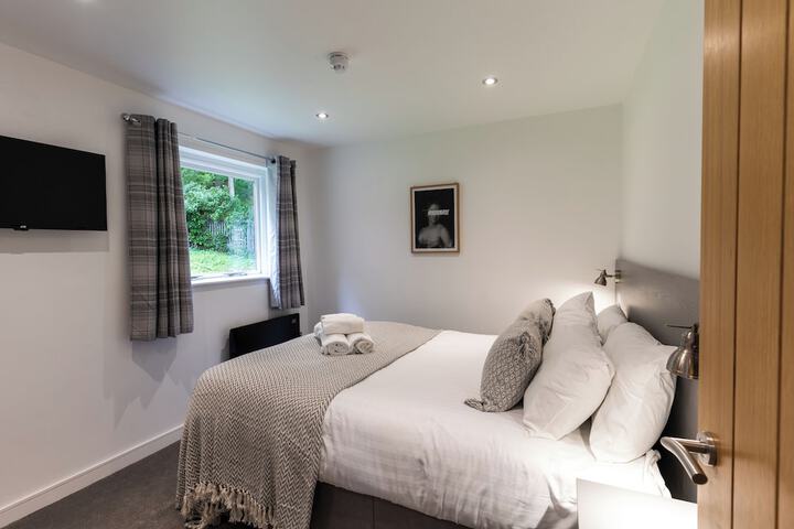 Room 2 of 61