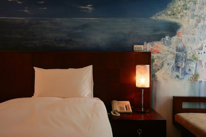 Room 7 of 54