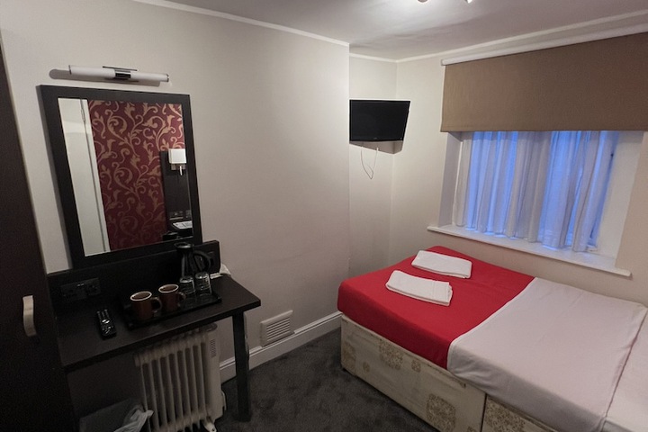 Room 32 of 52
