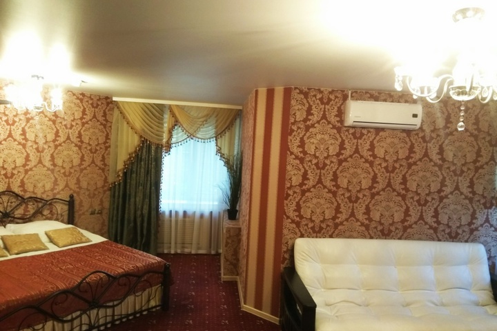 Room 7 of 10