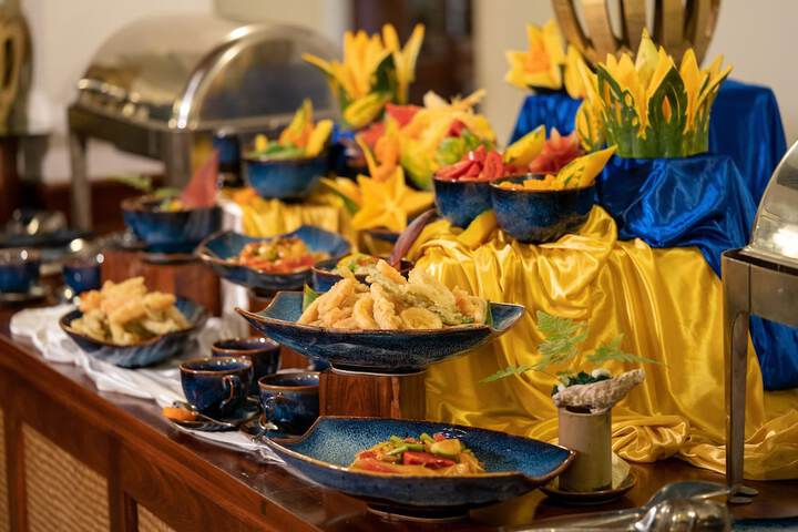 Dining 90 of 112