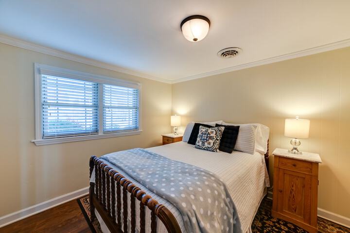 Room 4 of 35