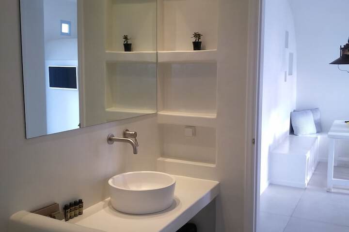 Room 43 of 46