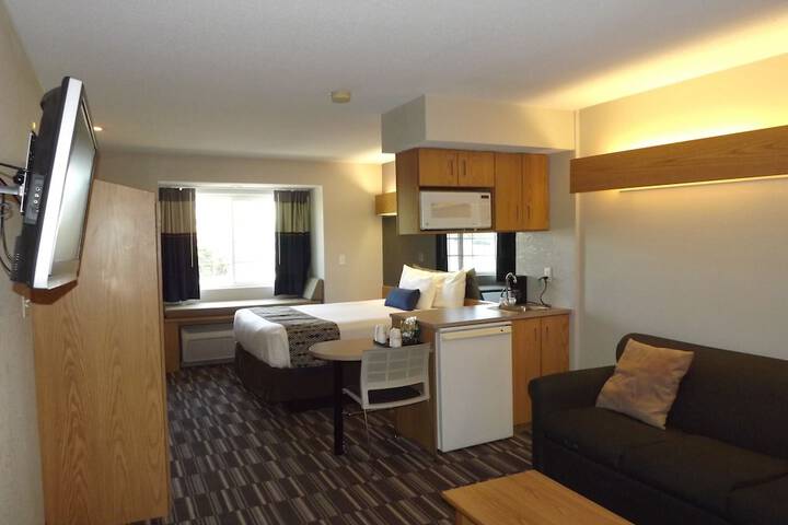 2 Queen Beds Mobility Accessible (11 of 30)