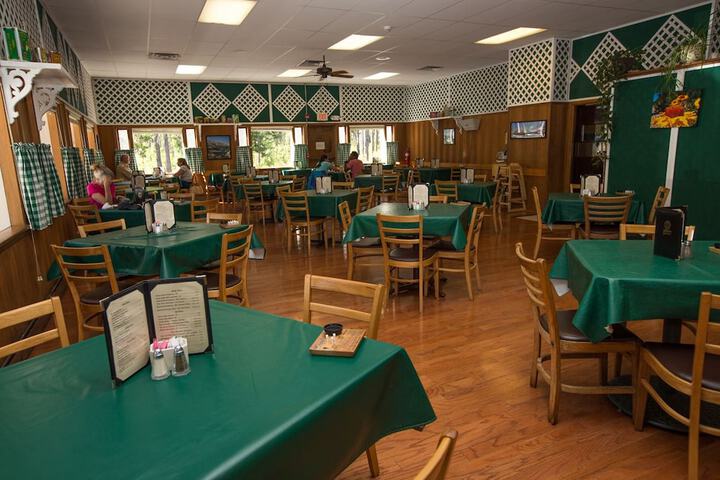 Dining 14 of 24