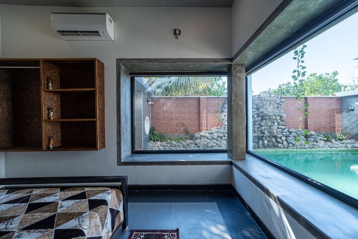 Room 10 of 35