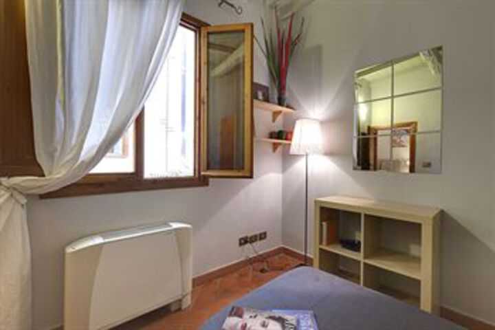 Room 28 of 166