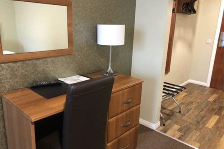 Room 9 of 39