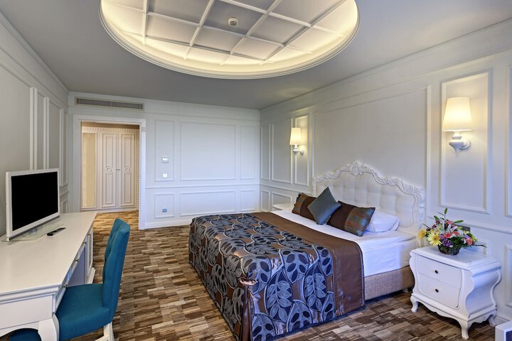 Room 14 of 96