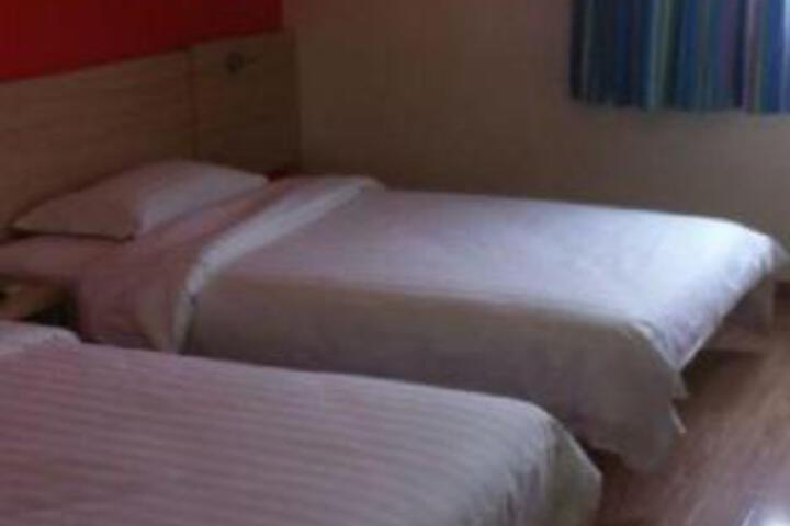 Room 7 of 11