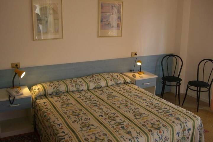 Room 4 of 41