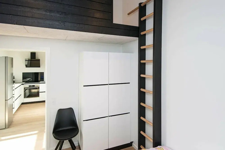 Room 2 of 16