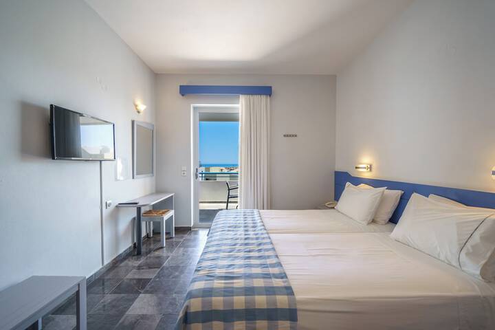 Room 13 of 65