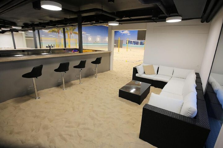 Lounge 53 of 60