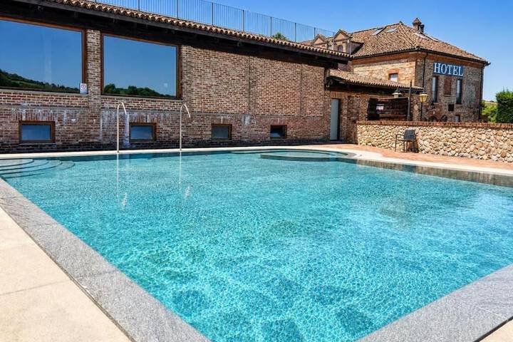 Pool 41 of 52