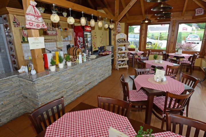 Dining 44 of 67