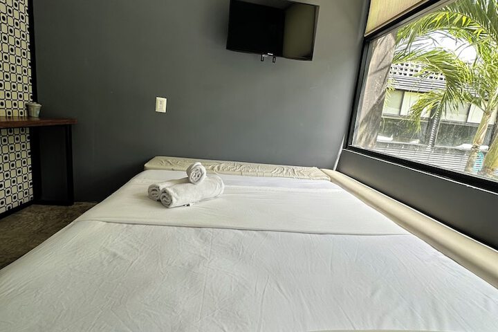 Room 6 of 22