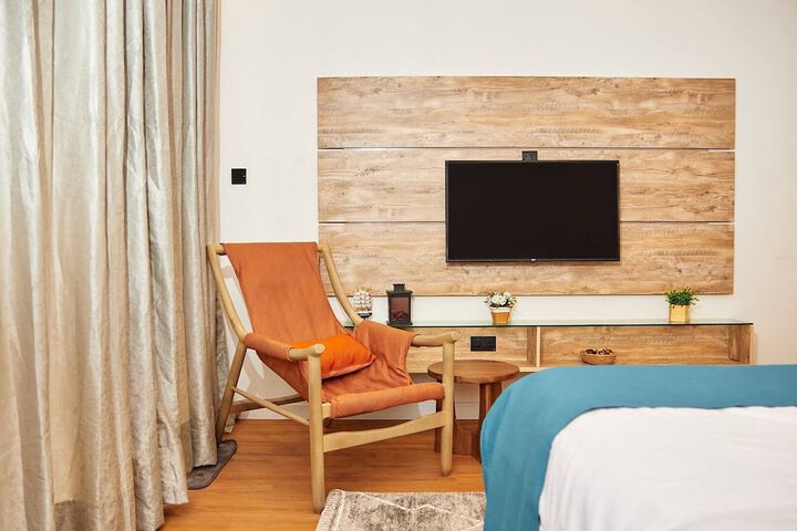 Room 4 of 23